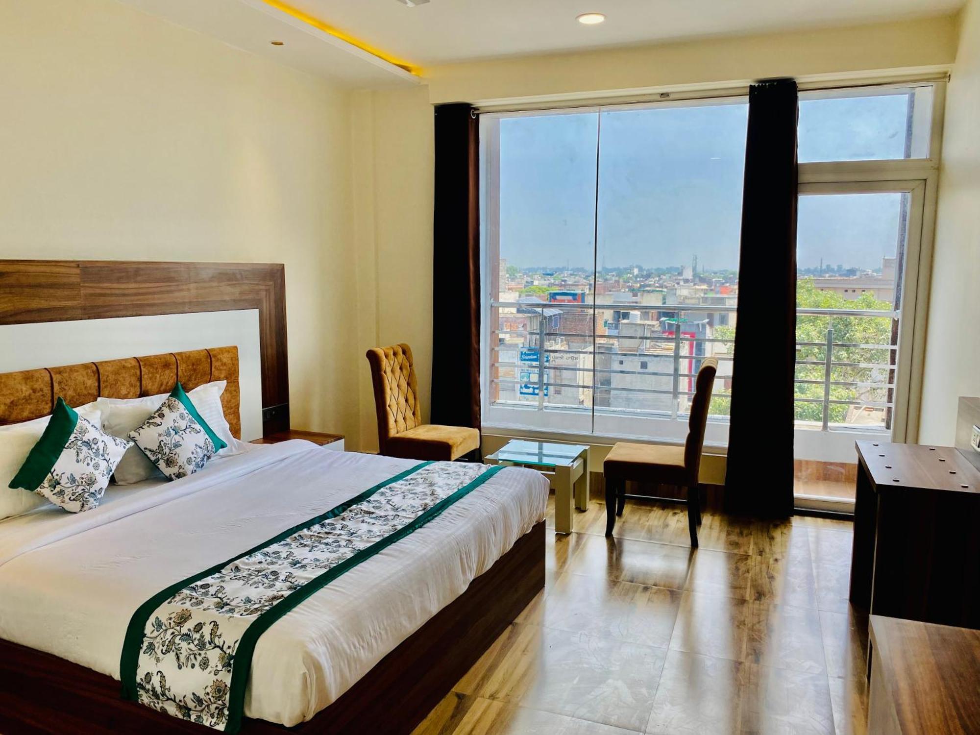 Hotel White House Walking Distance From Golden Temple- With Parking Amritsar Dış mekan fotoğraf